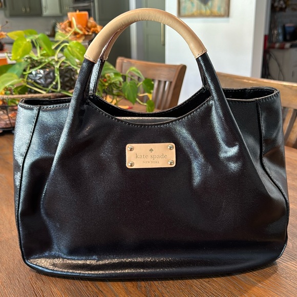 kate spade Handbags - EUC ♠️Kate spade Black Hand Bag.